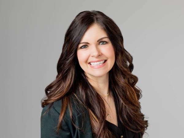 Elise Labernik, Member